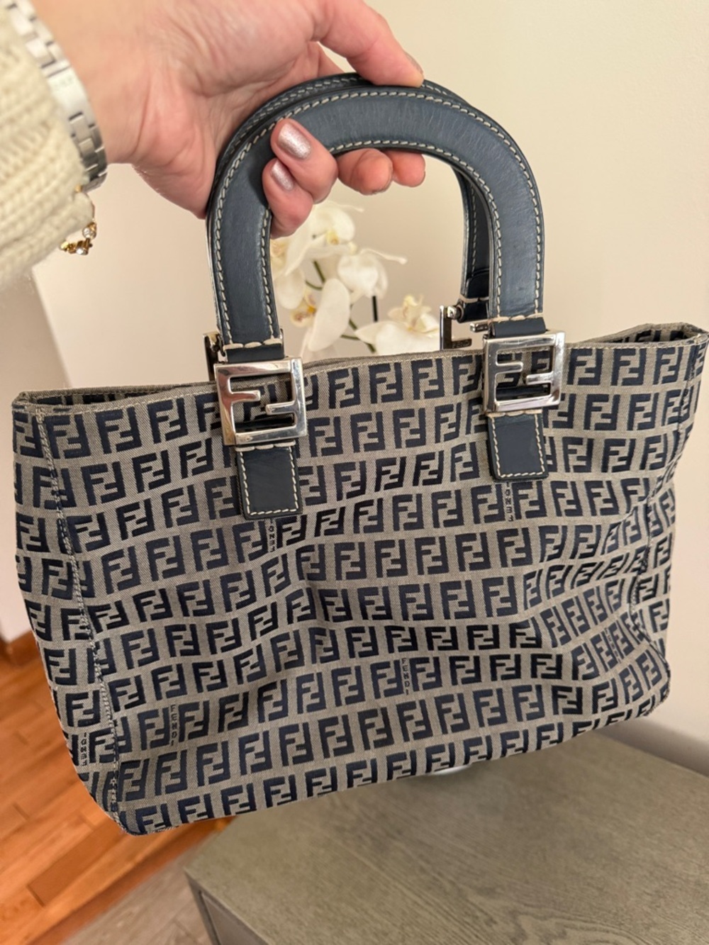 Fendi Zucca Logo Tote in Navy and Beige Canvas - Picture 5 of 11
